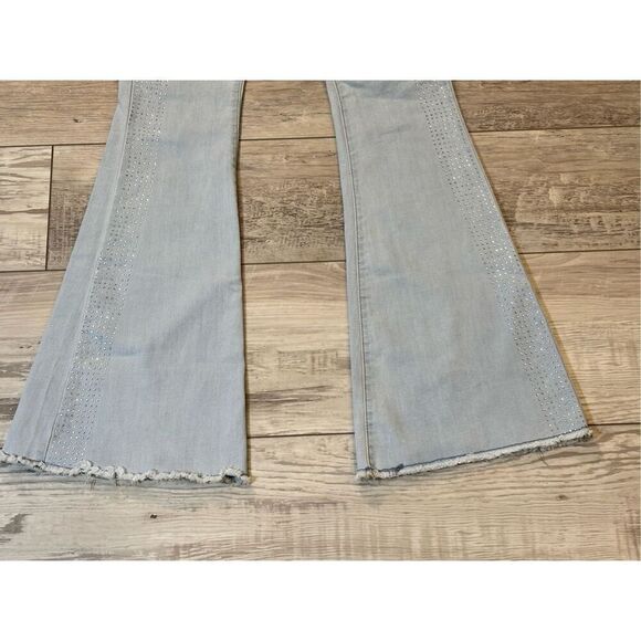 Rue 21 diamond flare bell bottom jeans, size 8 - Picture 3 of 12
